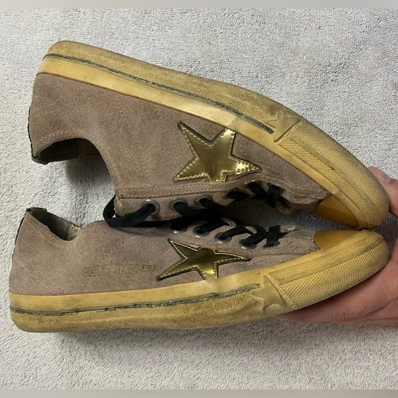 GOLDEN GOOSE V-Star Suede Upper Laminated Star Men Sneaker in Taupe - Picture 6 of 16